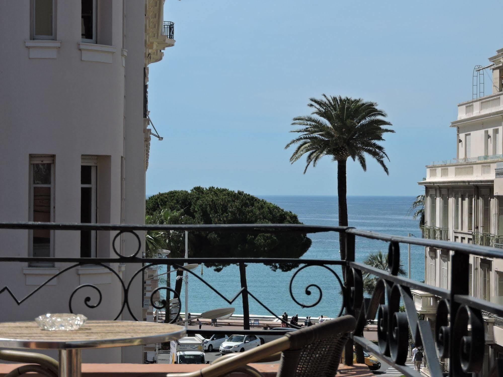 Regina Hotel Cannes Exterior photo