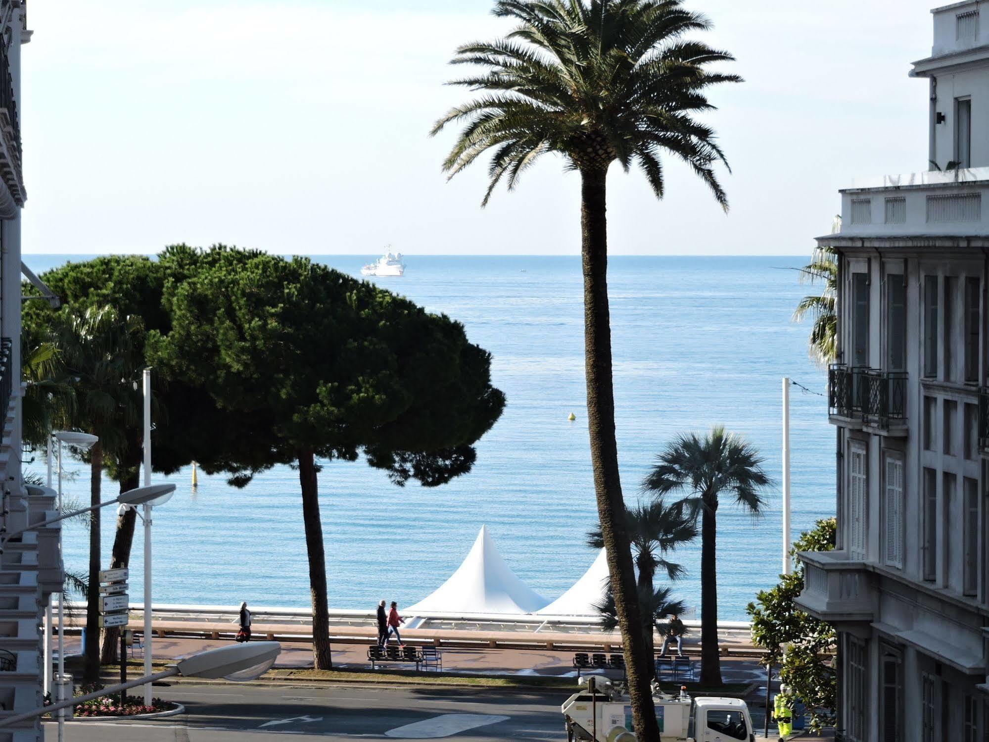 Regina Hotel Cannes Exterior photo